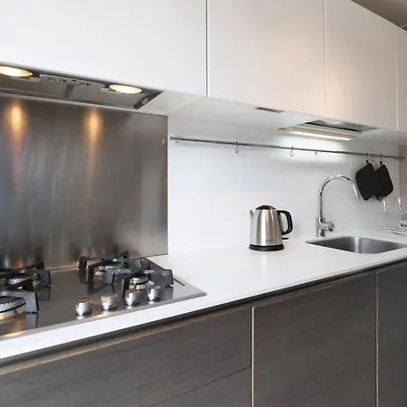 Elegante E Silenzioso Nel Cuore Di Apartman Milánó