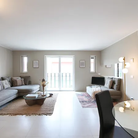 Elegante E Silenzioso Nel Cuore Di Apartman Milánó